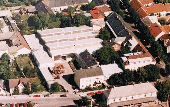 Flugbild des Firmengeländes